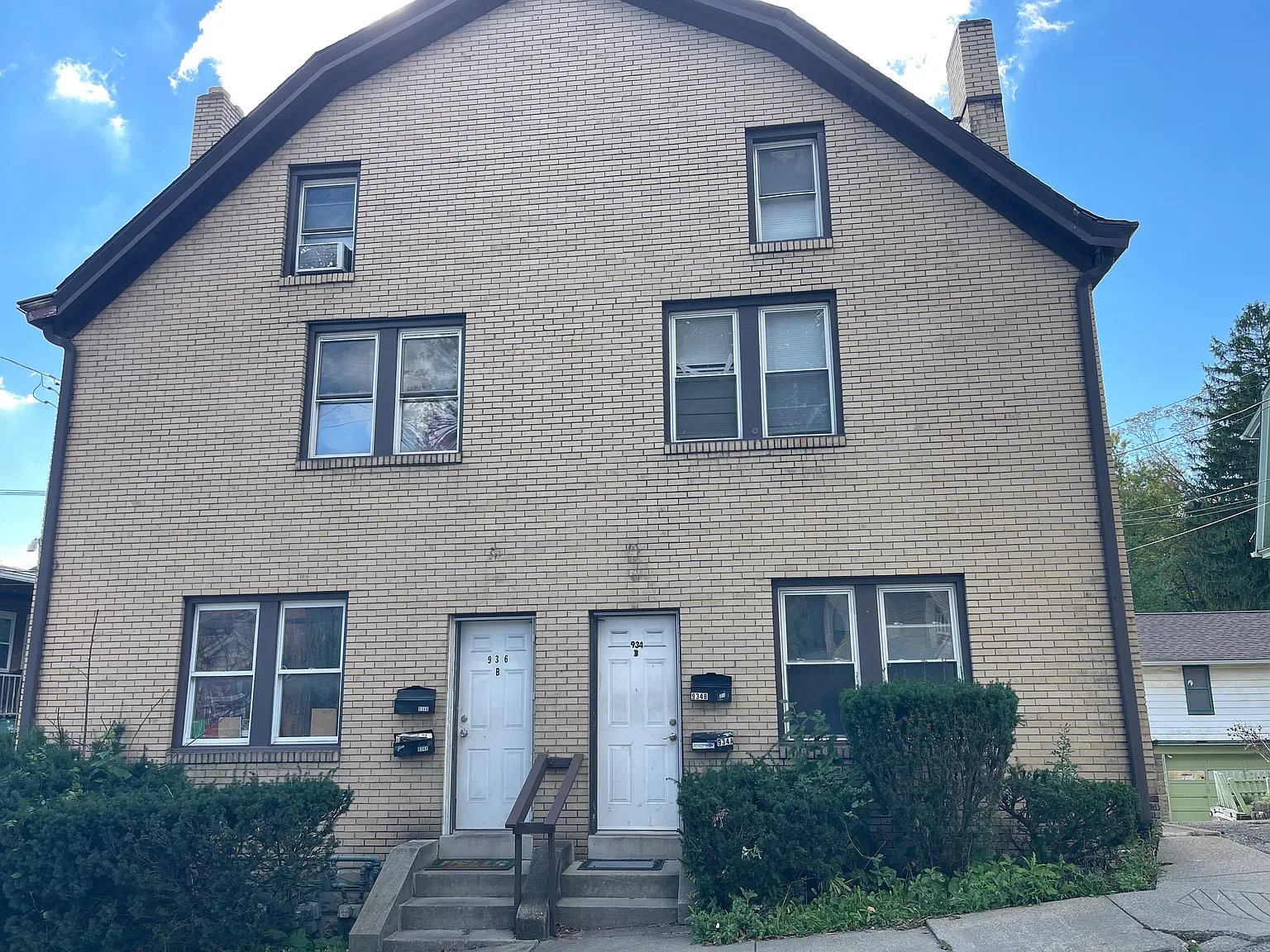 2 bed, 900 sqft, $1,100 — Photo 1