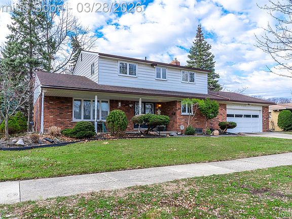 3rd image of 8362 Sunburst St