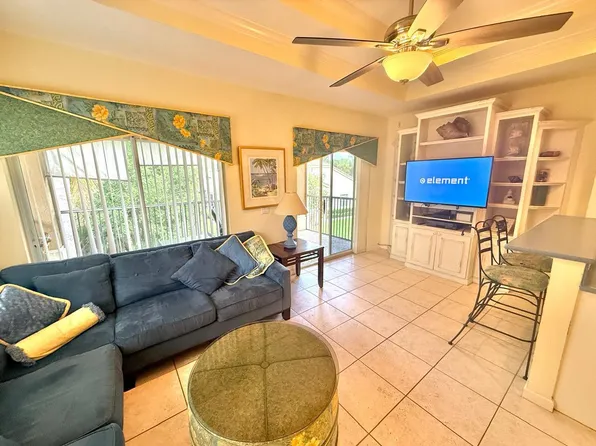 8429 Mulligan Cir, Port Saint Lucie, FL