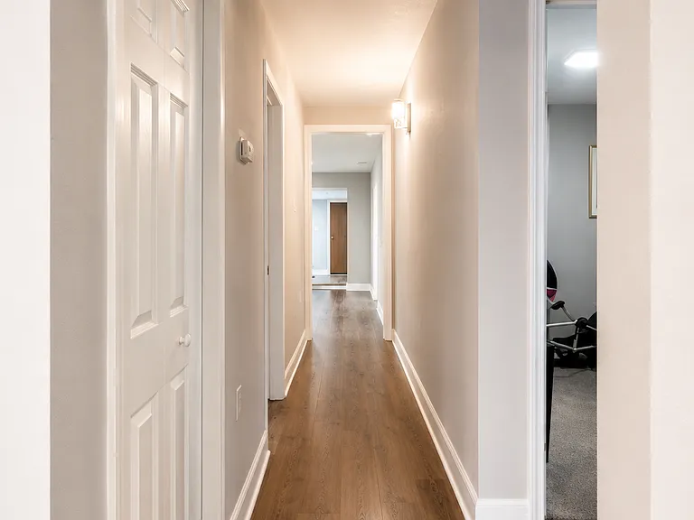 1218 W 20th Ter — Photo 12
