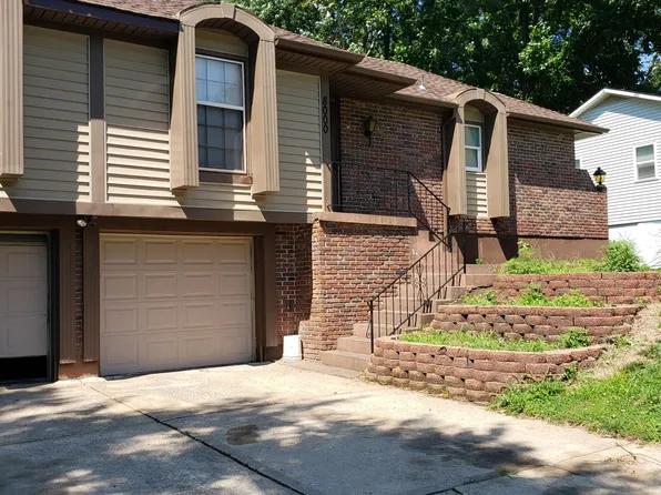 8000 E 120th St, Grandview, MO 64030