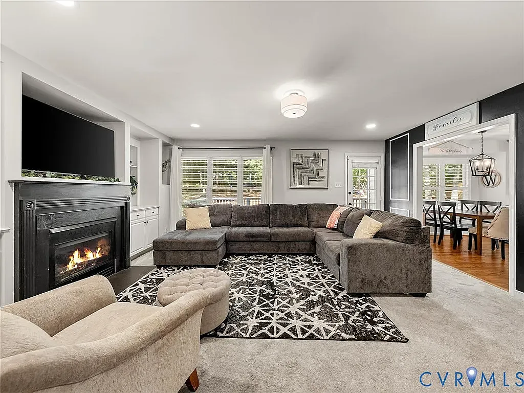 5 bed, 3.5 bath, 3397 sqft, $3,700 — Photo 3
