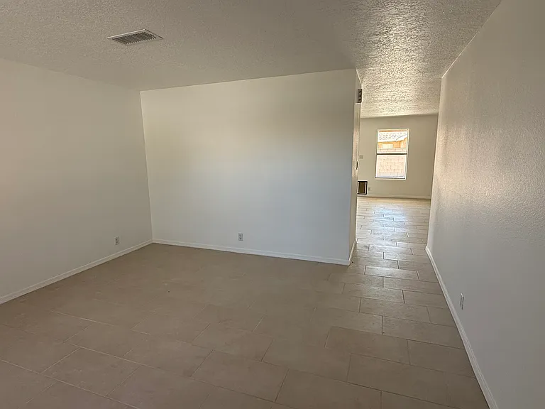 7704 Kane Ct NW — Photo 3