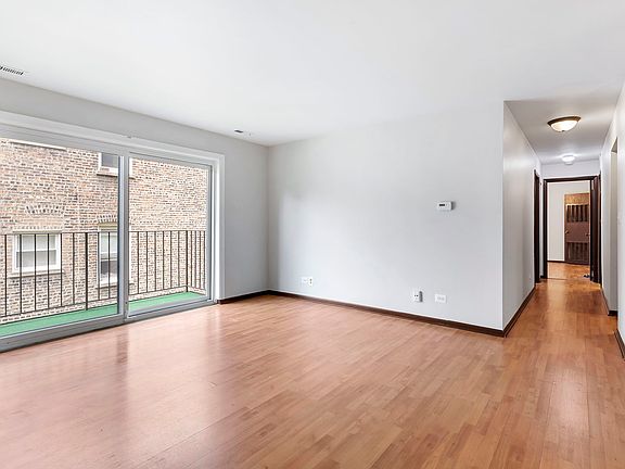 3rd image of 2615 W Foster Ave APT 103