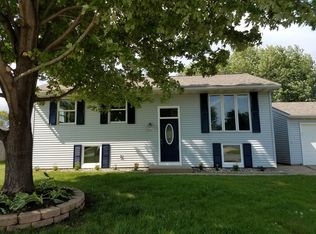 3131 Robin Hood Dr, La Crosse, WI 54601