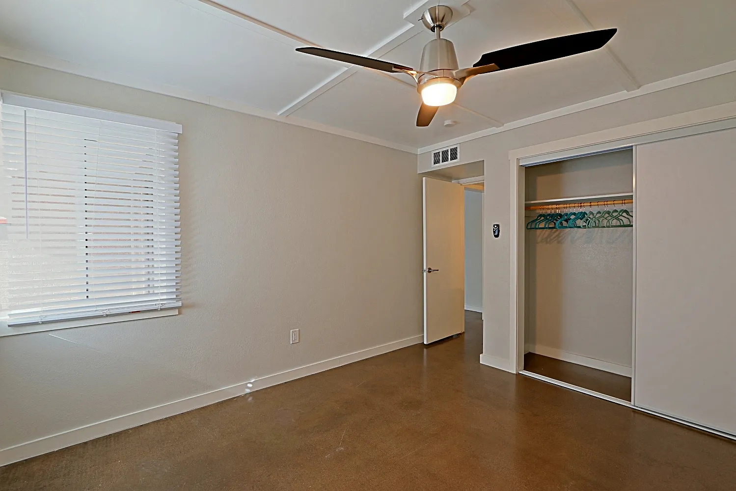 The Collins — Photo 2
