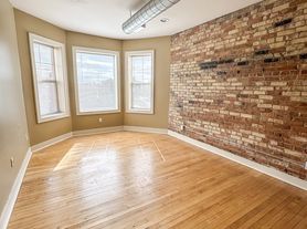 125 Jefferson Ave SE