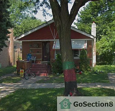 9237 S Merrill Ave photo 1