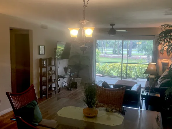 228 Fox Glen Dr, Naples, FL 34104