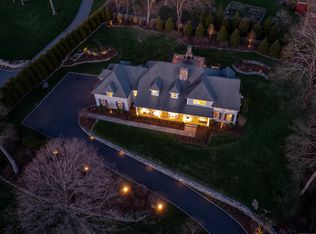 16 Shadow Ln, Ridgefield, CT 06877