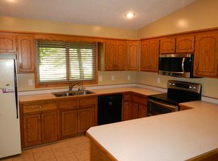 1055 Bear Cir NE, Cambridge, MN 55008