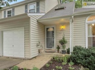 6315 Charlotte St, Shawnee, KS 66216