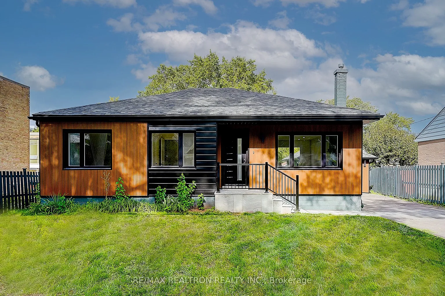 163 Maurice Dr photo 1