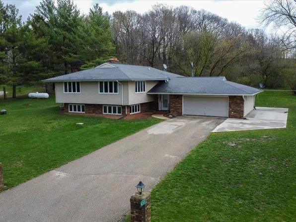 4260 Gotzion Rd, Deerfield, WI 53531