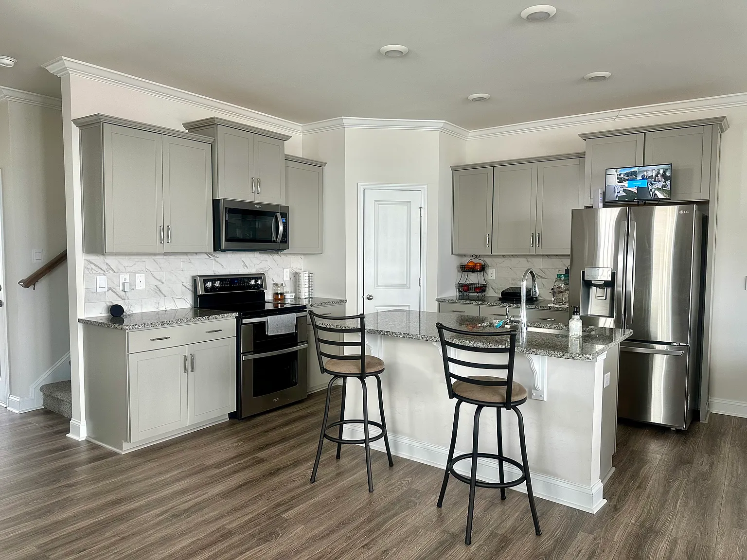 3 bed, 2.5 bath, 1774 sqft, $2,350 — Photo 4