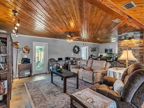 5th image of 3830 Clubhouse Rd