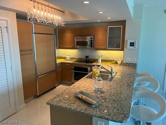 3rd image of 222 Karen Ave Unit 2102