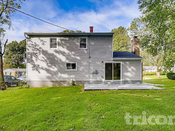3rd image of 421 Highmeadow Rd