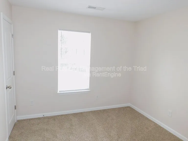 1475 Worchester St — Photo 11