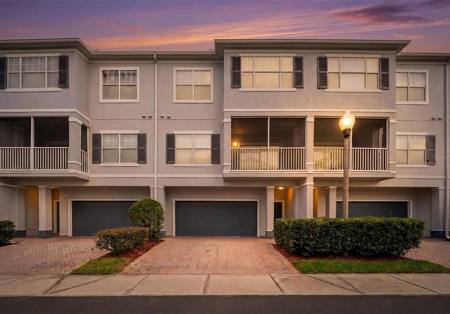 2 bed, 2.5 bath, 1250 sqft, $2,400 — Photo 1