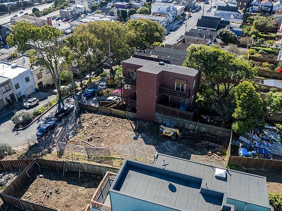 3rd image of 6 Caine Ave