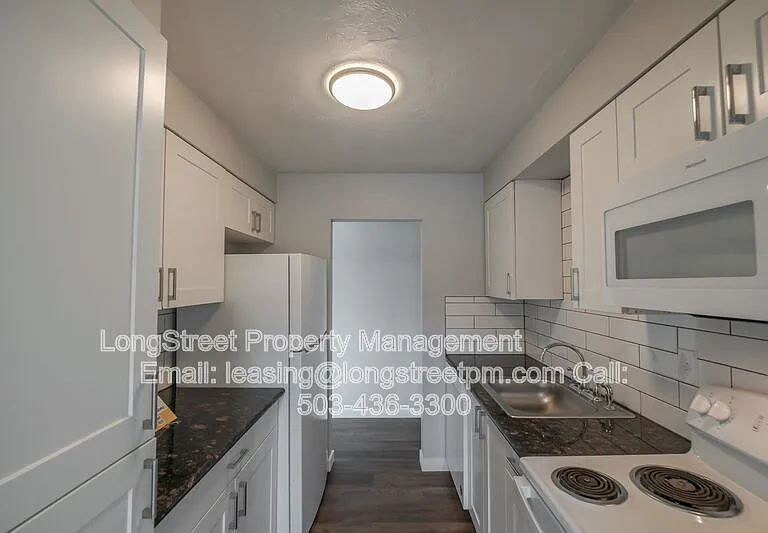 208 5th Ave SE #208 — Photo 15