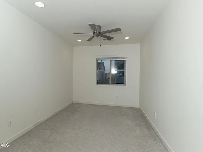 6018 W Hartford Ct — Photo 20