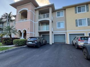 6492 Emerald Dunes Dr APT 305, West Palm Beach, FL 33411