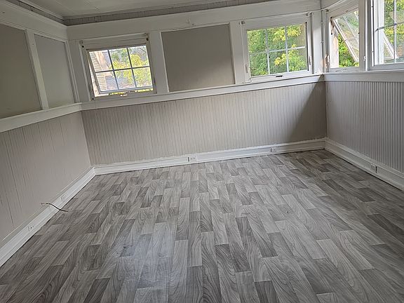 4th image of 830 Seymour Ave #3