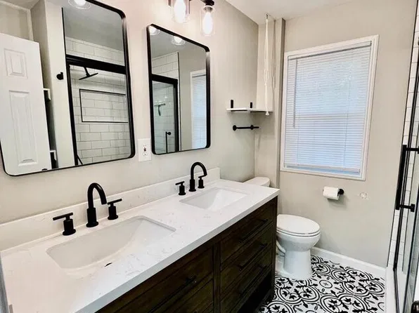 (undisclosed Address), Alexandria, VA 22303