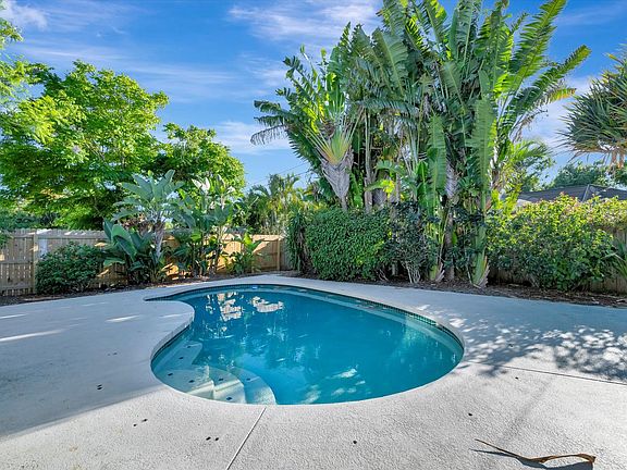 5th image of 5015 Eastchester Dr