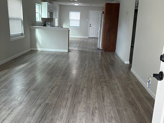 Entrance View | Living Space - Kitchen