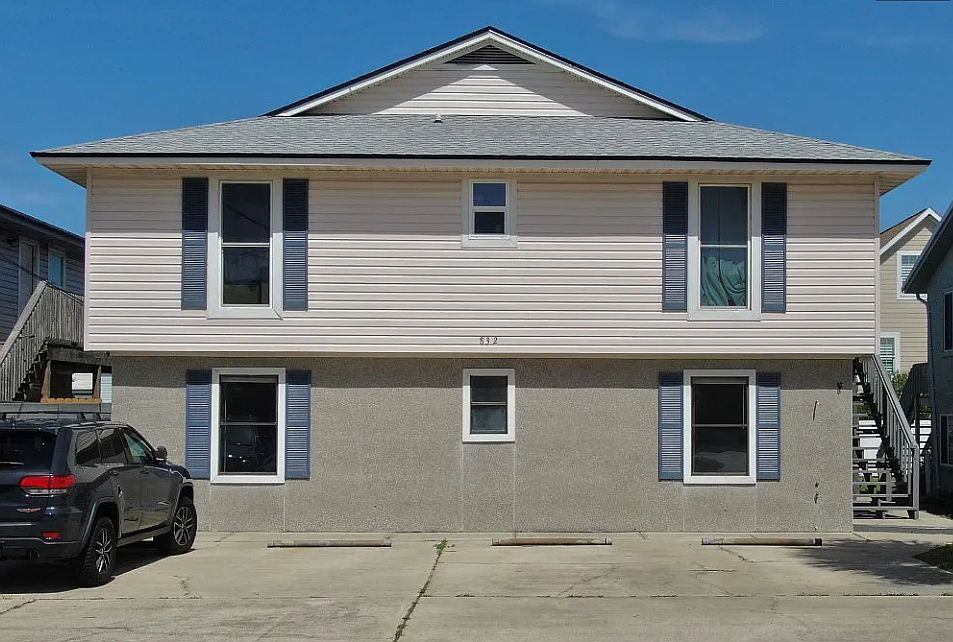 1st image of 832 Tarpon Ave #B