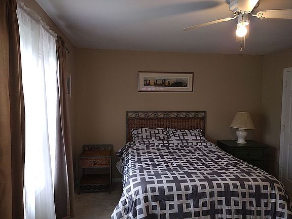 4th image of 518 Blackhawk Ln Unit A