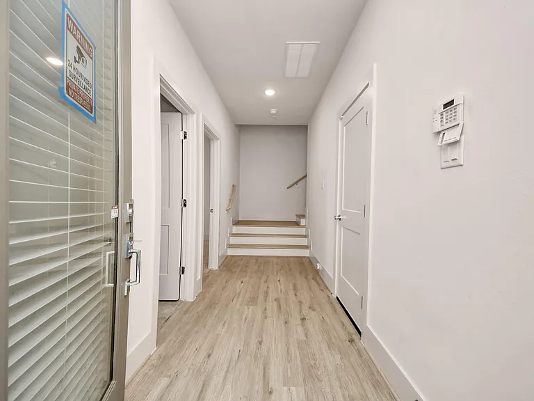 1044 Homer St — Photo 8