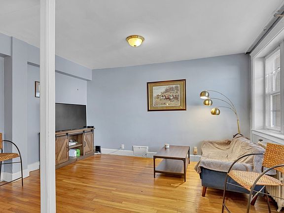 3rd image of 2003 Commonwealth Ave APT 3