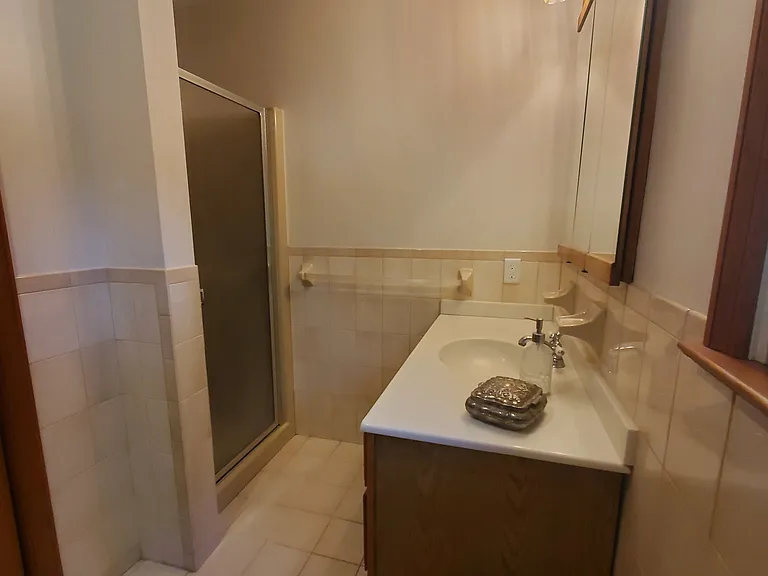 302 Westwood Rd — Photo 12
