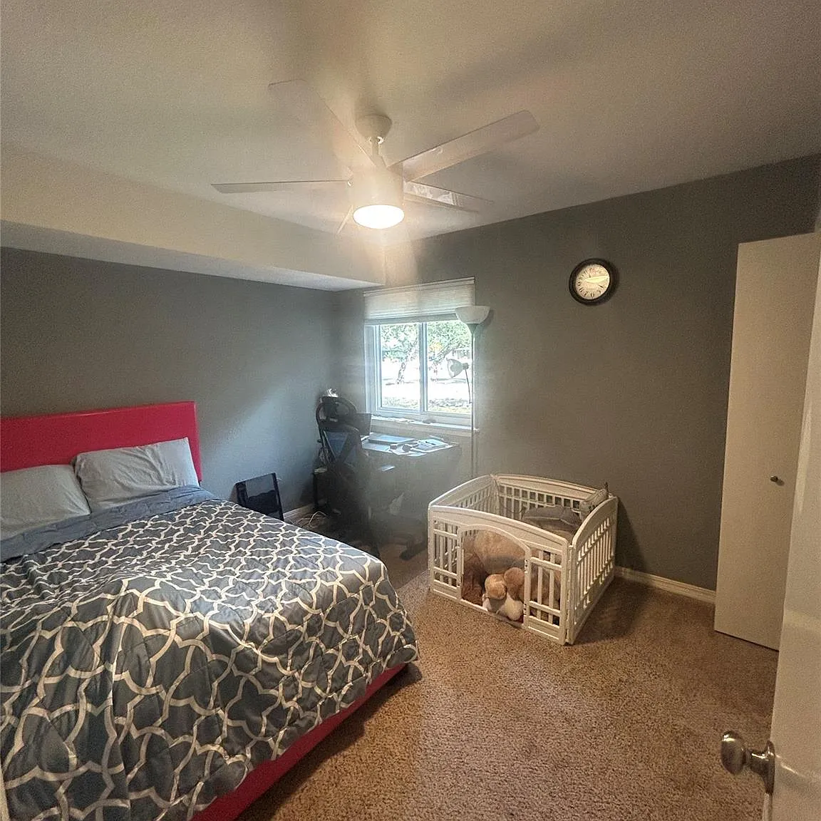 3 bed, 2.0 bath, 1637 sqft, $2,100 — Photo 2
