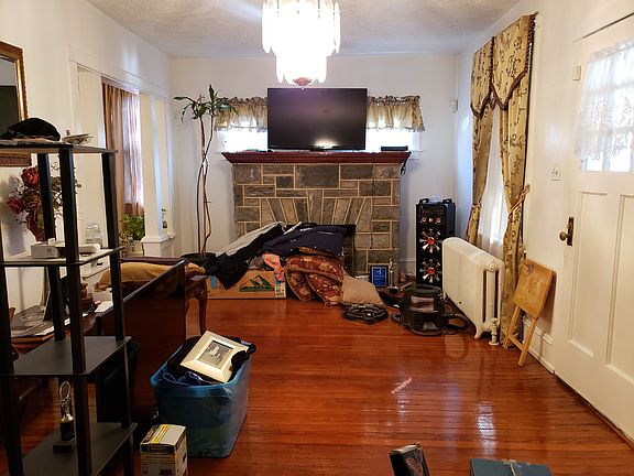 4th image of 2414 46th St
