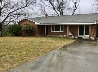360 Darr Ln, Thomasville, NC 27360
