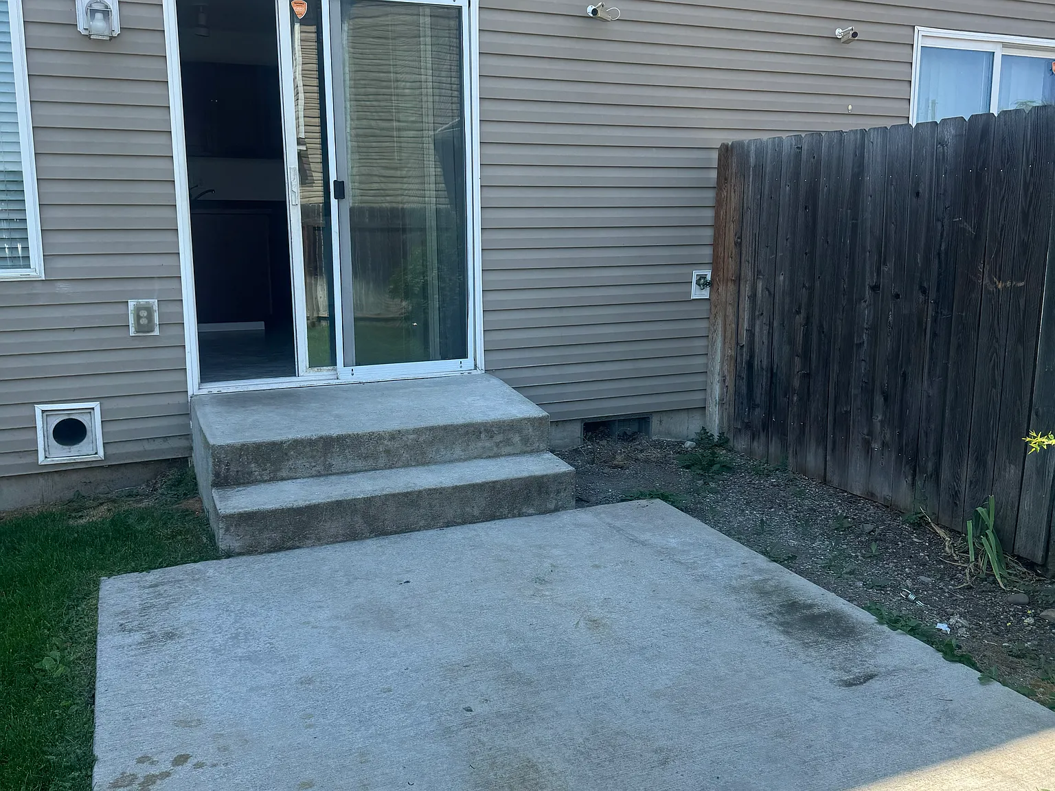 3 bed, 2.5 bath, 1300 sqft, $1,500 — Photo 3