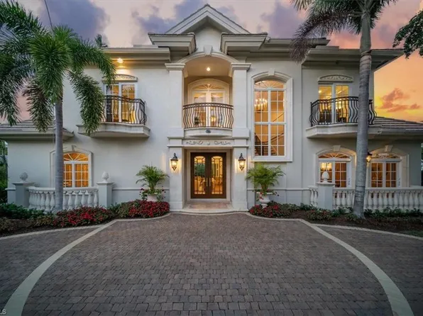 33 3RD ST S, NAPLES, FL 34102