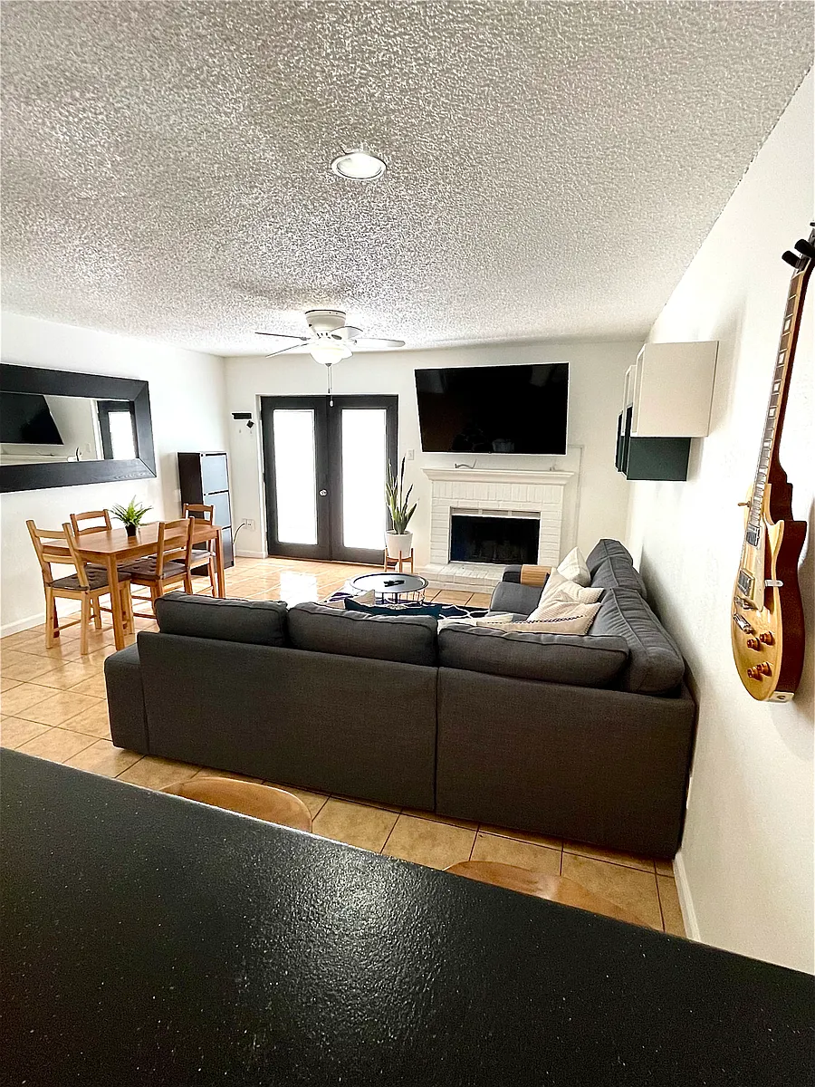 Building Photo - 5763 Shadydell Dr