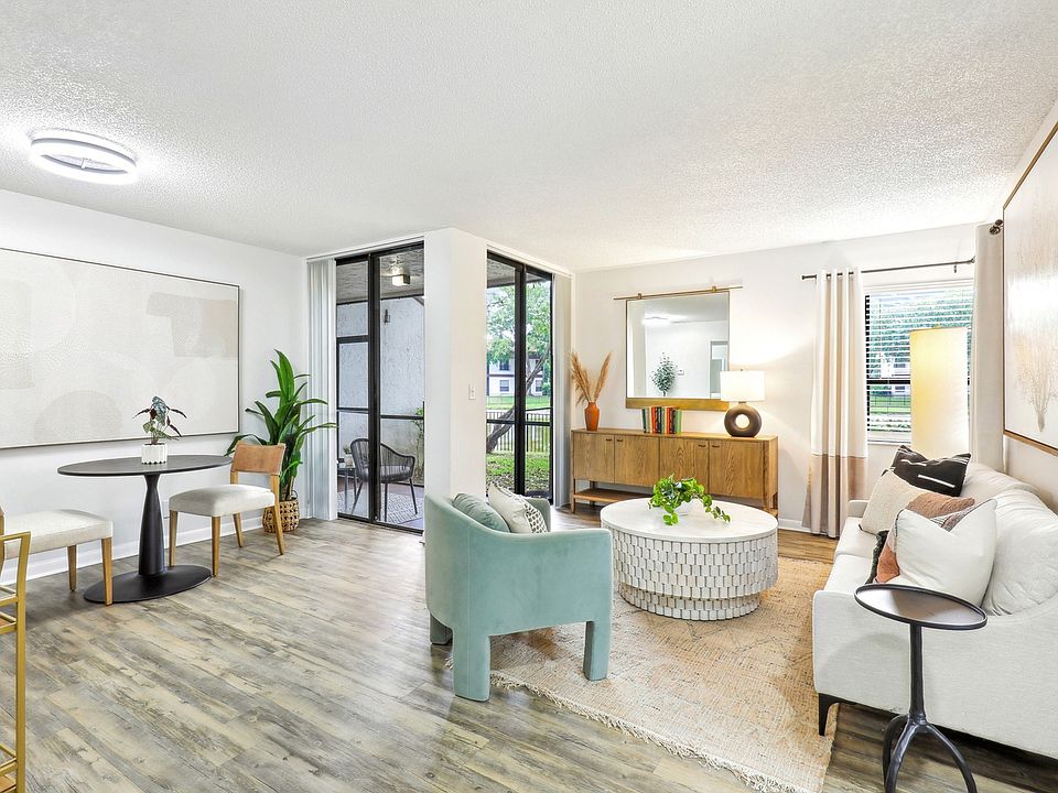 Elliot Cocoplum Interior