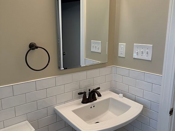 Bathroom - different angle