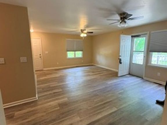 5th image of 628 Arlington Rd