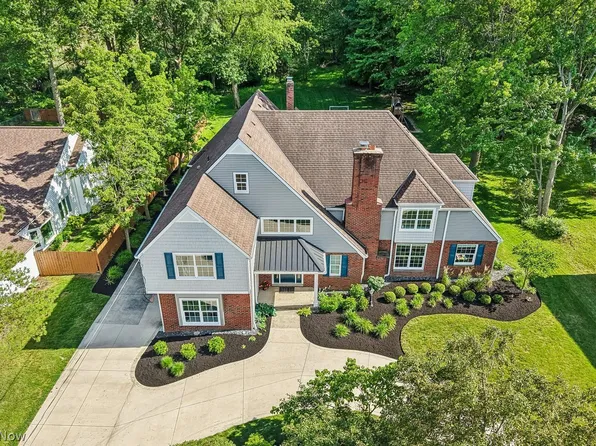 27473 Dellwood Dr, Westlake, OH 44145