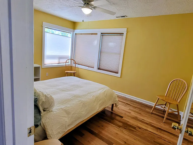8540 SE Washington St — Photo 14