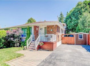 107 Sherwood Forest Dr, Markham, ON L3P 1P9
