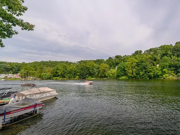 78 Waterview Dr, Sandy Hook, CT 06482